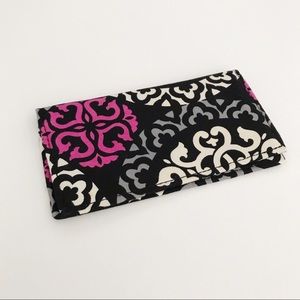 VERA BRADLEY | Chkbk Cover in Canterbury Magenta